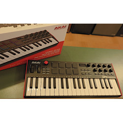 Akai MPK mini PLUS Akai MPK mini PLUS