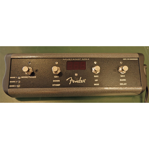 Fender Mustang MS4