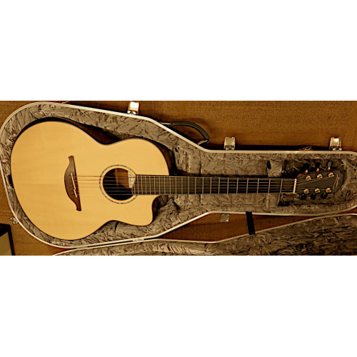 Lowden	Pierre Bensusan signature edition