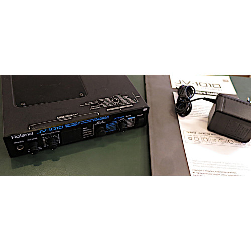 Roland JV1010 synth module