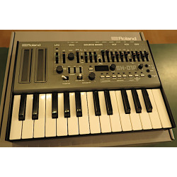Roland SH01A met K25M keys